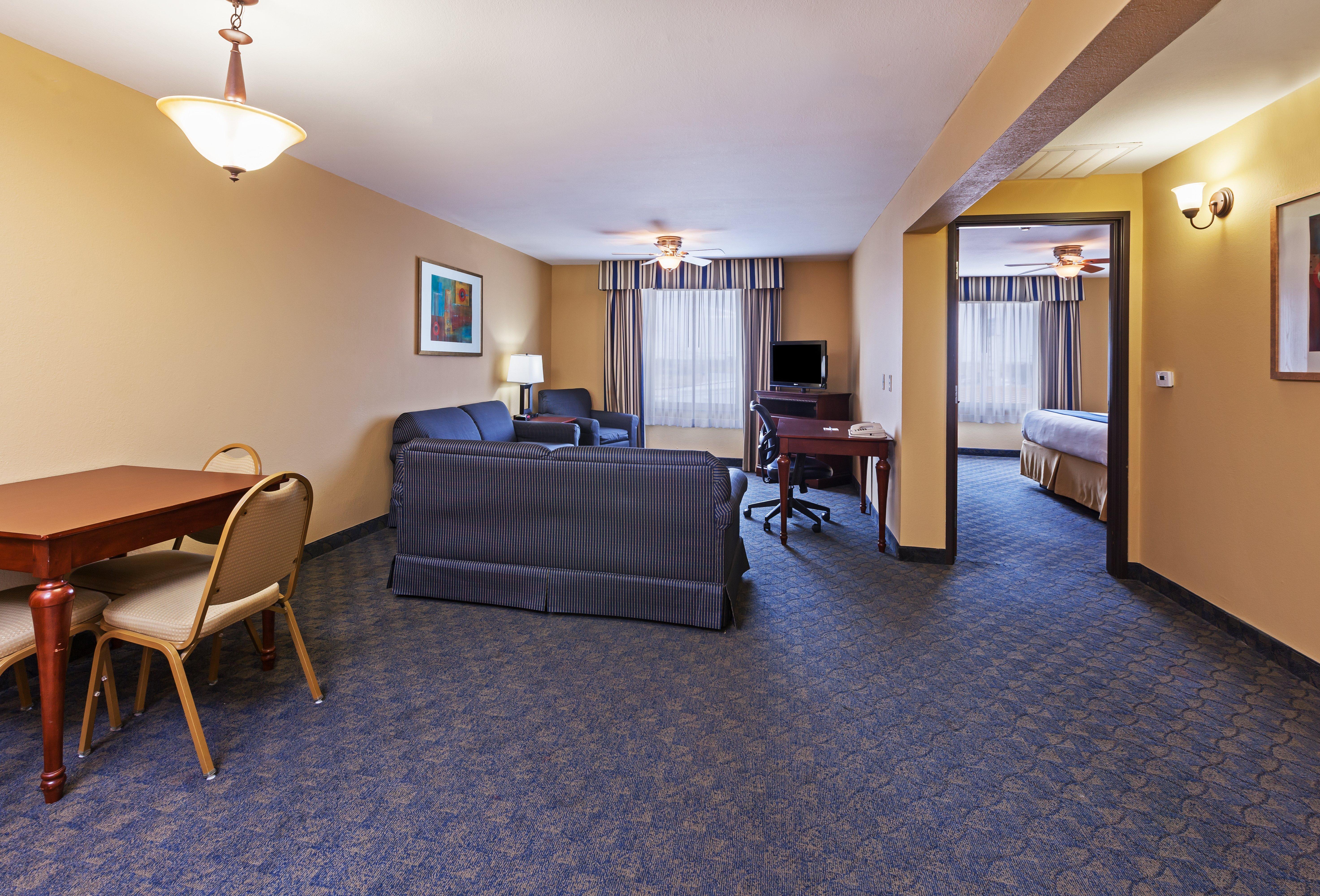 Holiday Inn Express & Suites, Corpus Christi Nw, Calallen, An Ihg Hotel Exterior photo